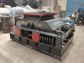 2PGC600X900双齿辊嘿嘿视频在线观看发往青海破镍矿