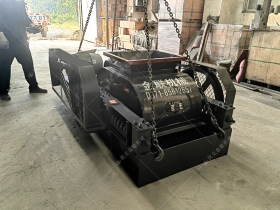 2pgc600*750双齿辊嘿嘿视频在线观看发往湖南娄底破碎煤块